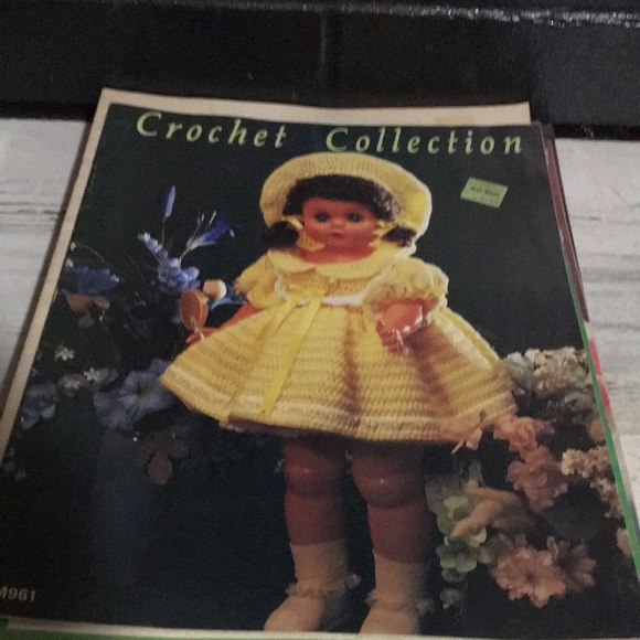 Vintage crochet, cross stitch, needlepoint, and quilting booklets ‘70’s and 80’s - Picture 9 of 16